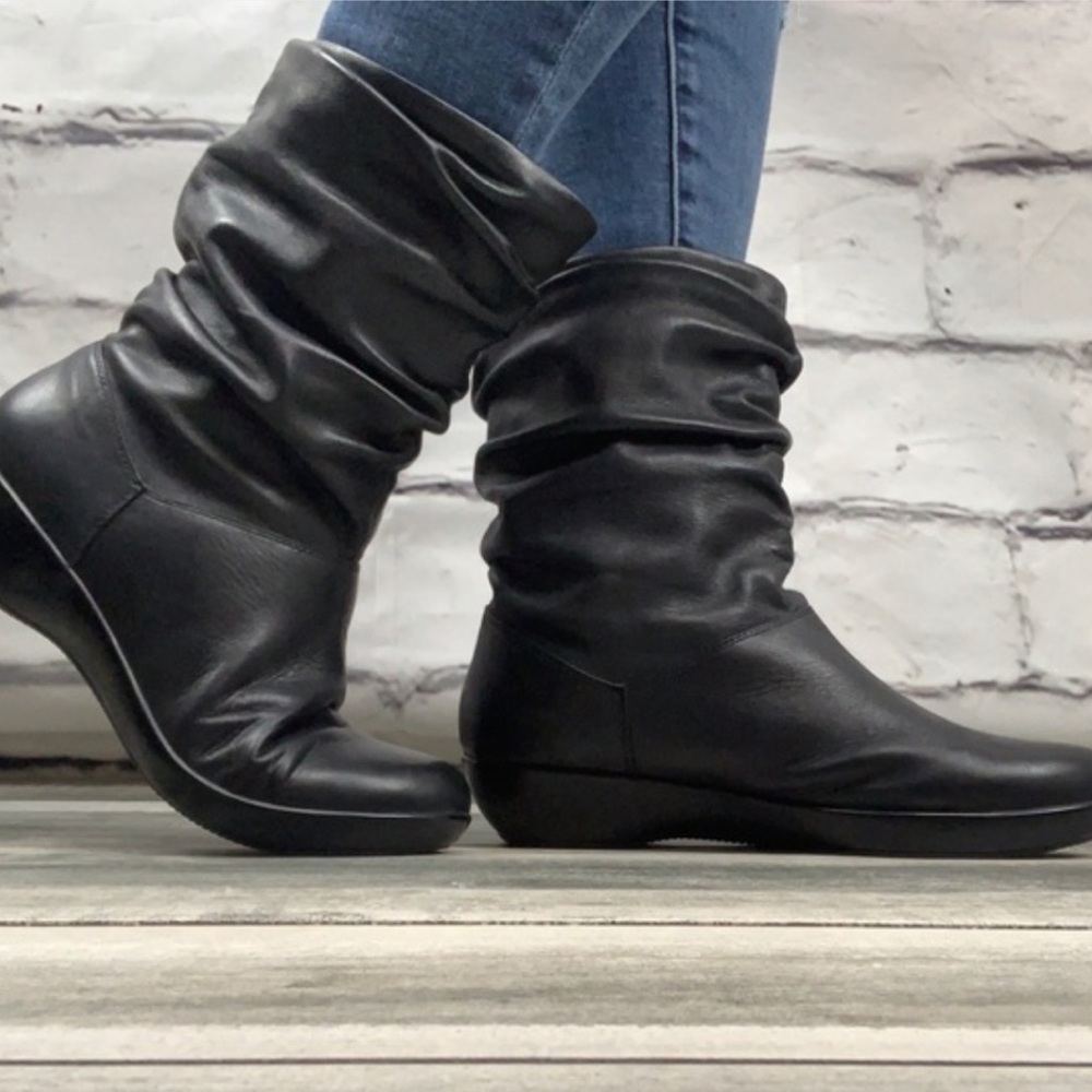 Classic Slouchy Mid-Calf Boots - Black
